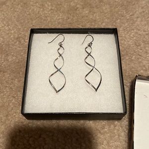 Lia Sophia dangly earrings